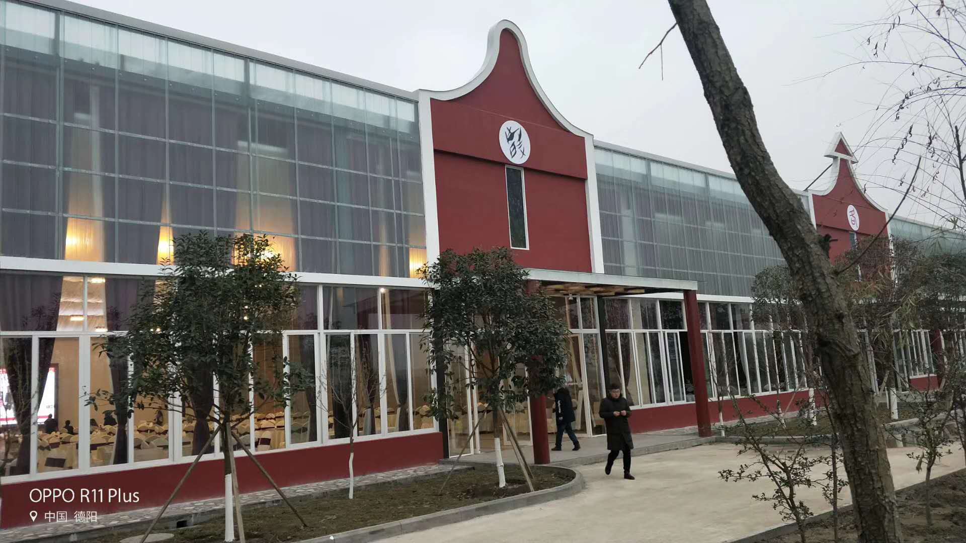 广汉市雨函农场休闲大酒店7m高活动隔断