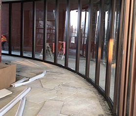 弧形有框玻璃活动隔断